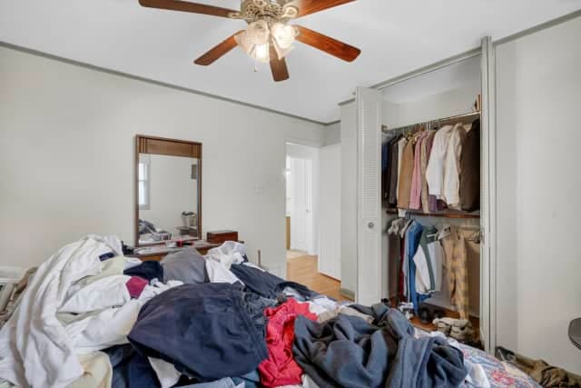 505 E H St, Brunswick MD — bedroom