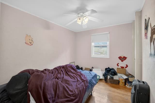 505 E H St, Brunswick MD — bedroom