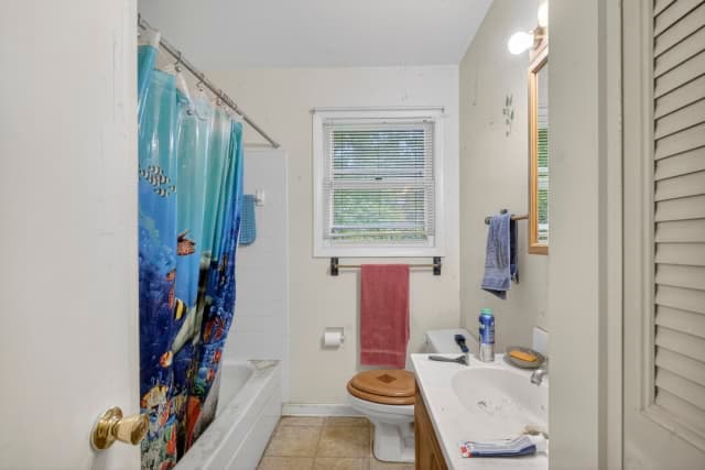 505 E H St, Brunswick MD — interior