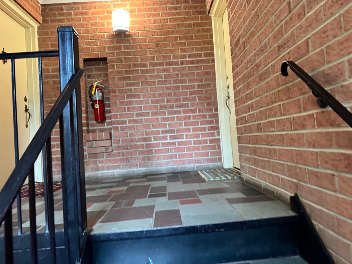 Gaithersburg 20878 condo — photo