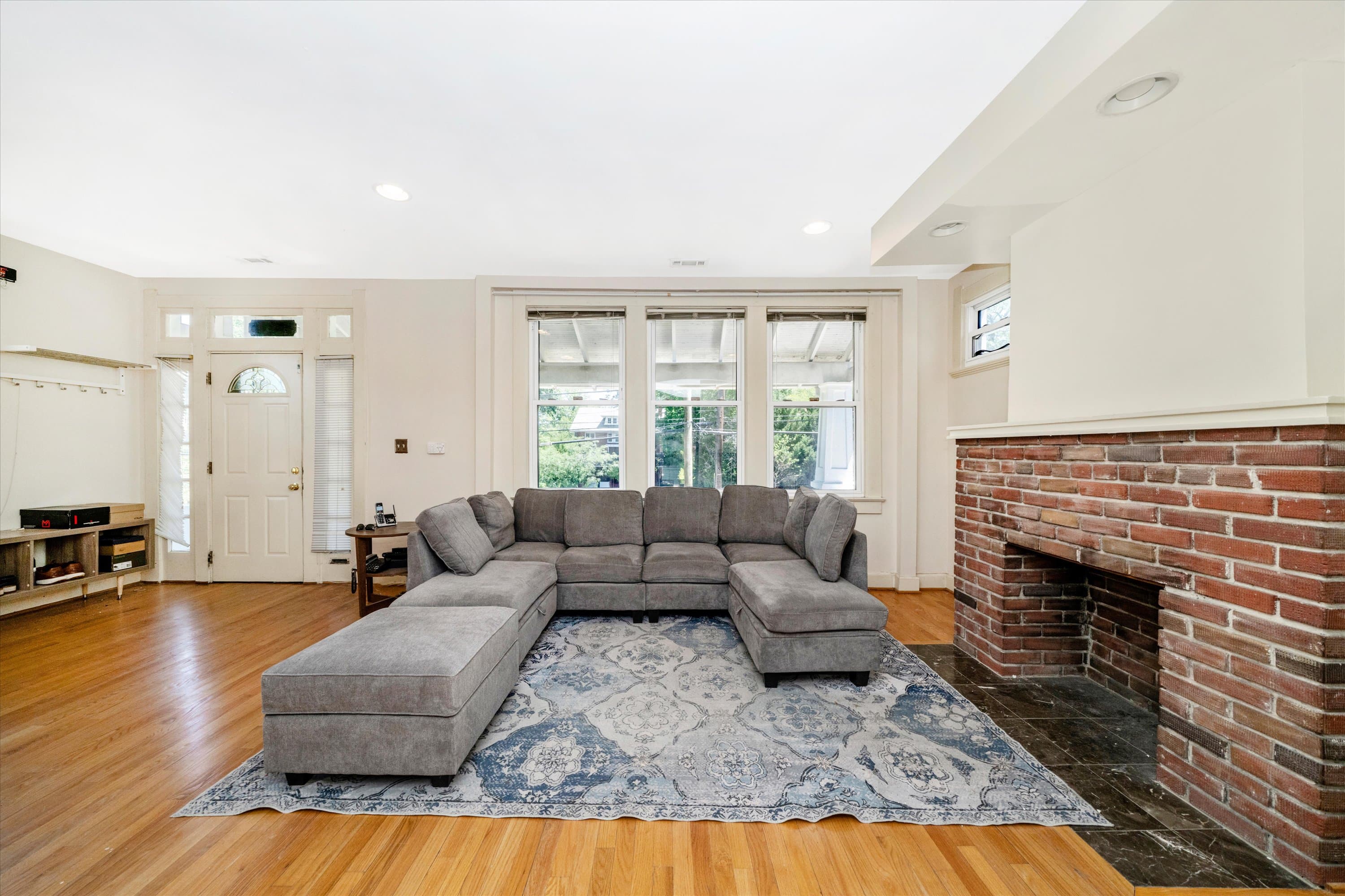Living room secondary view at 3034 South Dakota Ave NE